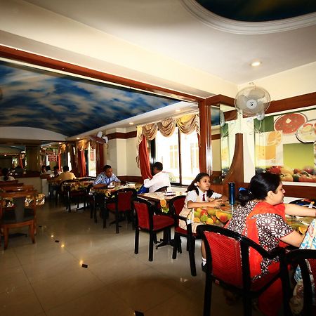 Hotel Deccan Park Pune Esterno foto