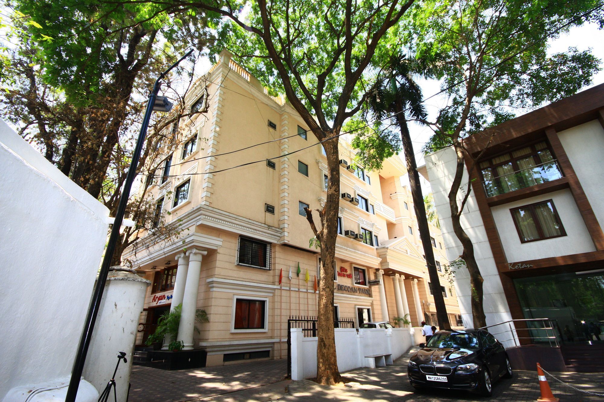 Hotel Deccan Park Pune Esterno foto