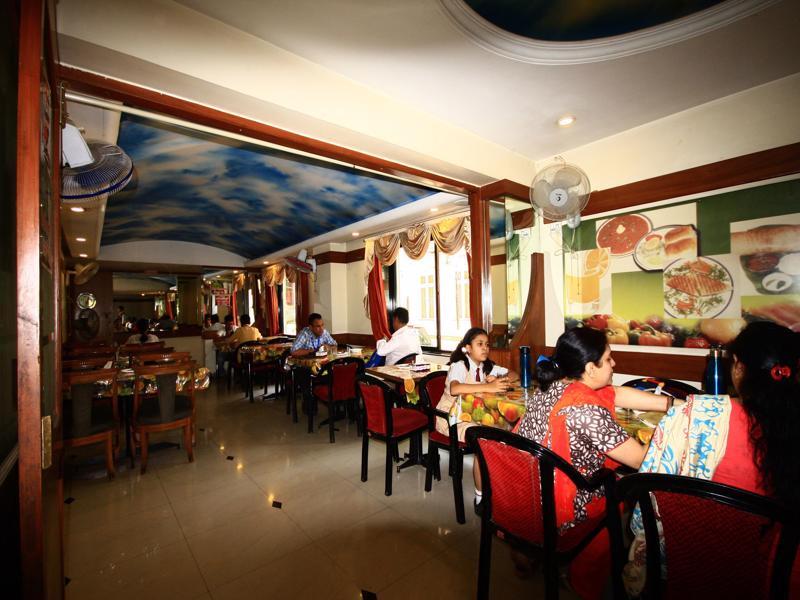 Hotel Deccan Park Pune Esterno foto